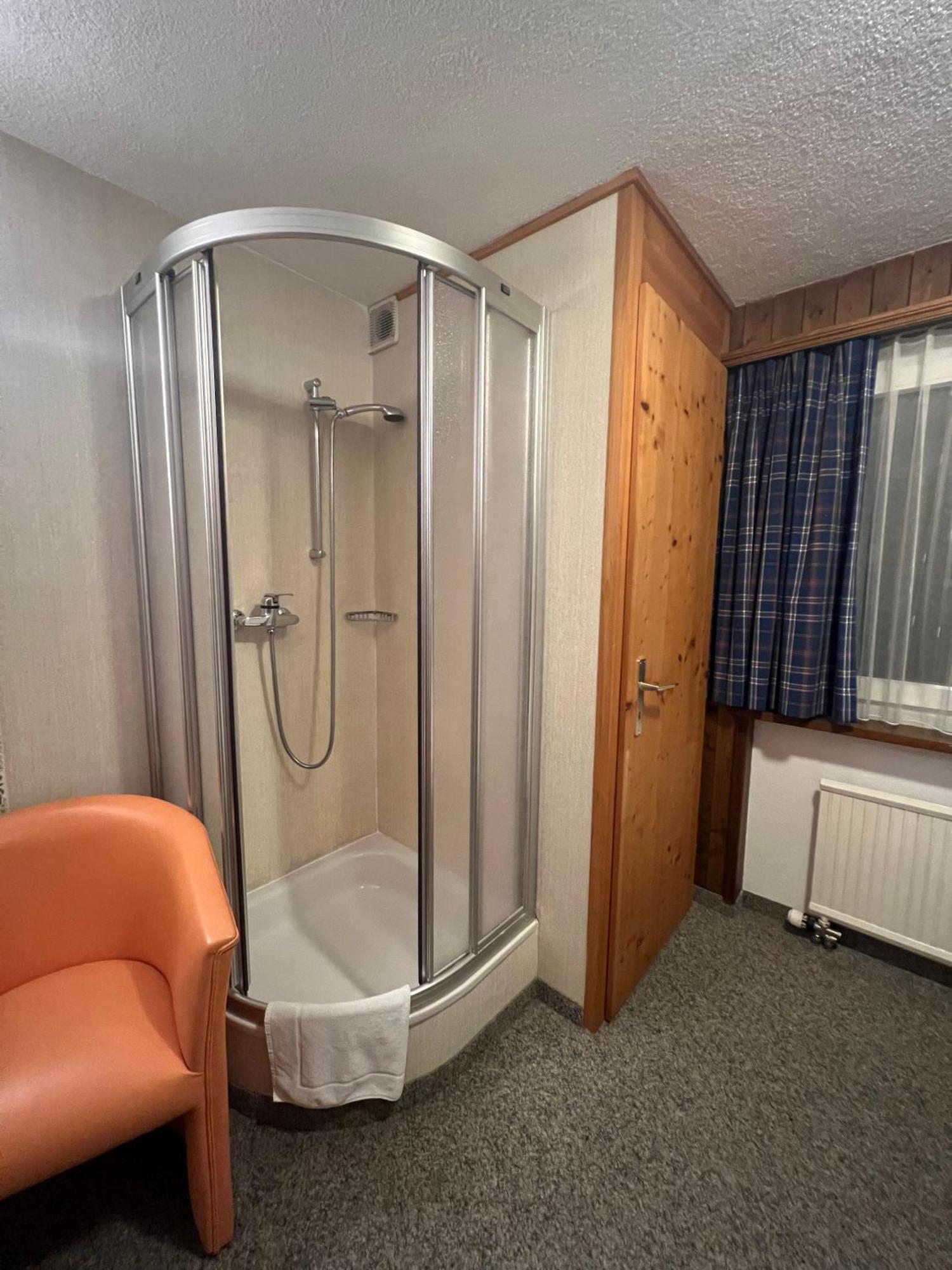 Romantic Room With Private Bathroom Saas im Prattigau Ngoại thất bức ảnh